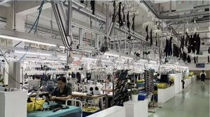 Machines professionnelles pour la production de costumes